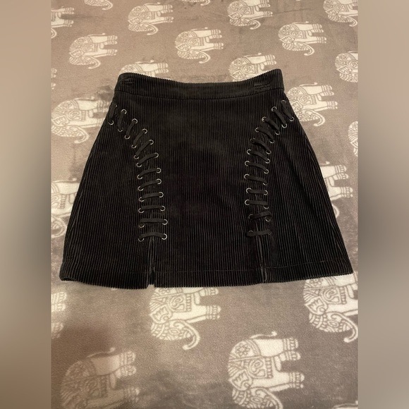 F21‎ SMALL Corduroy Baseball Stitch Lace up Black Mini skirt - Picture 5 of 17